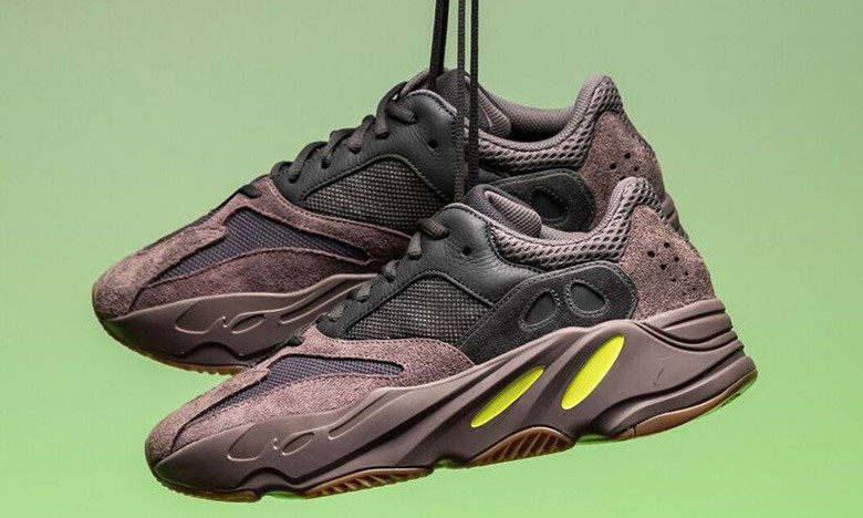 抢先预览 Yeezy Boost 700 “Mauve” 配色实物照