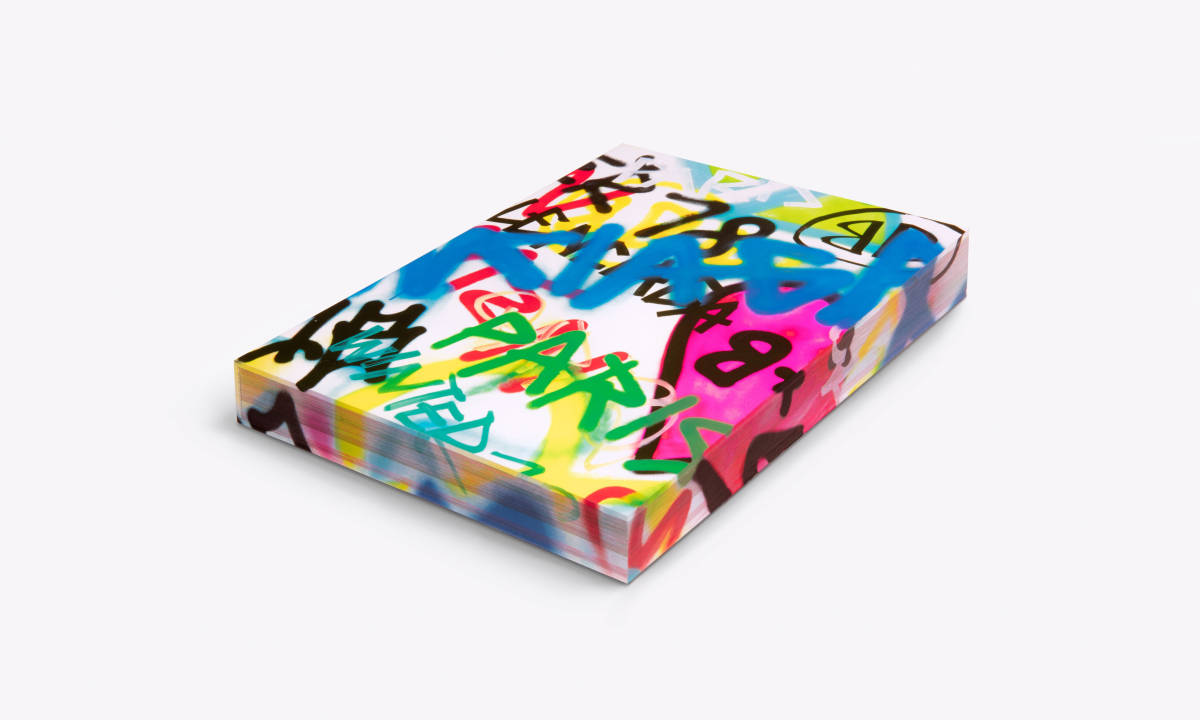 BALENCIAGA 2018 冬季系列书册全球发布