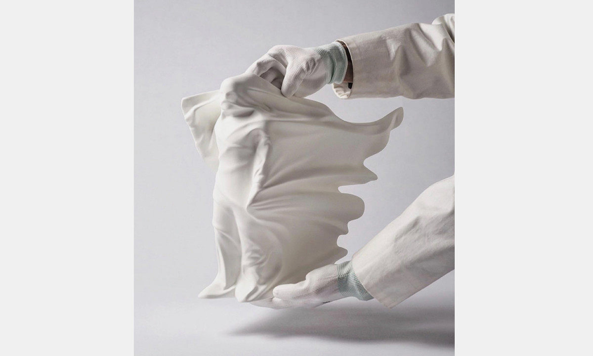 Daniel Arsham 即将发售标志性的半空玩偶