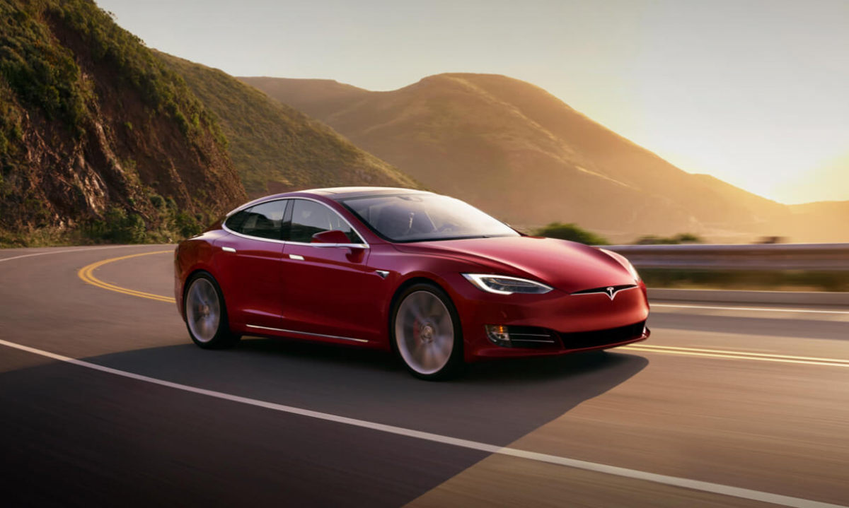 游戏模式开启，Elon Musk 预告全新车载系统升级