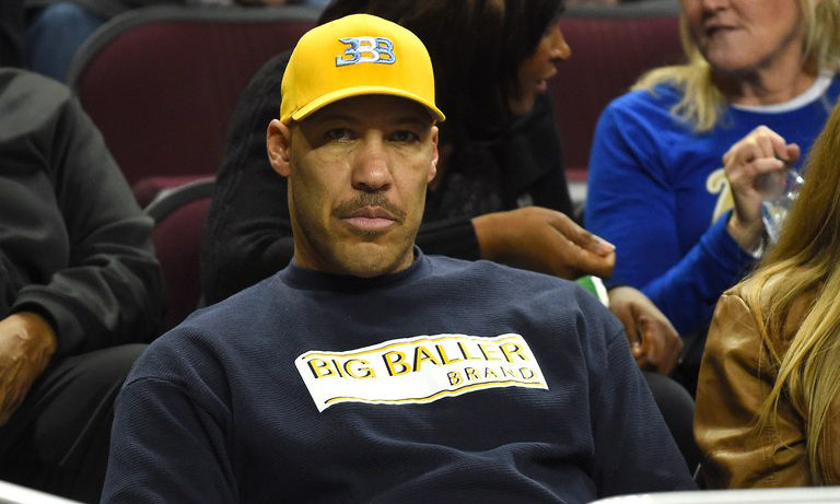 “球爹” LaVar Ball 又打嘴炮，称自己 “闭着眼都可以指导湖人队”