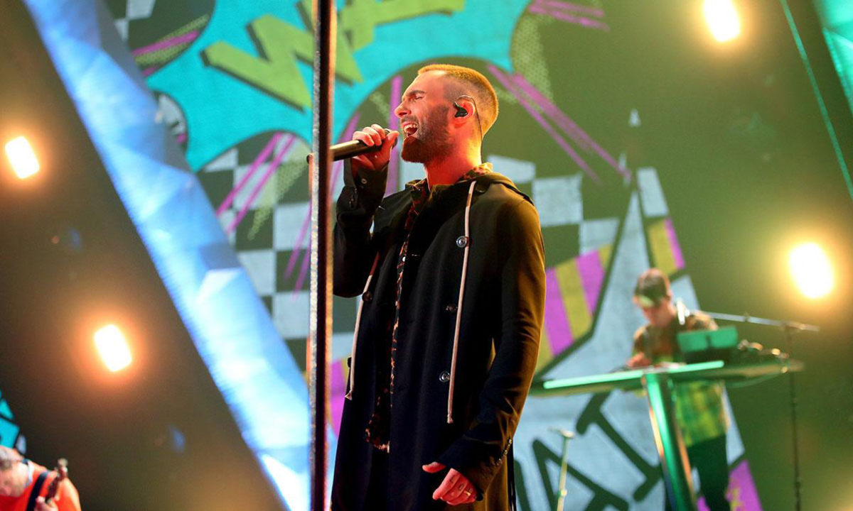 为支持 Kaepernick，4.5 万人请愿 Maroon 5 退出超级碗中场秀