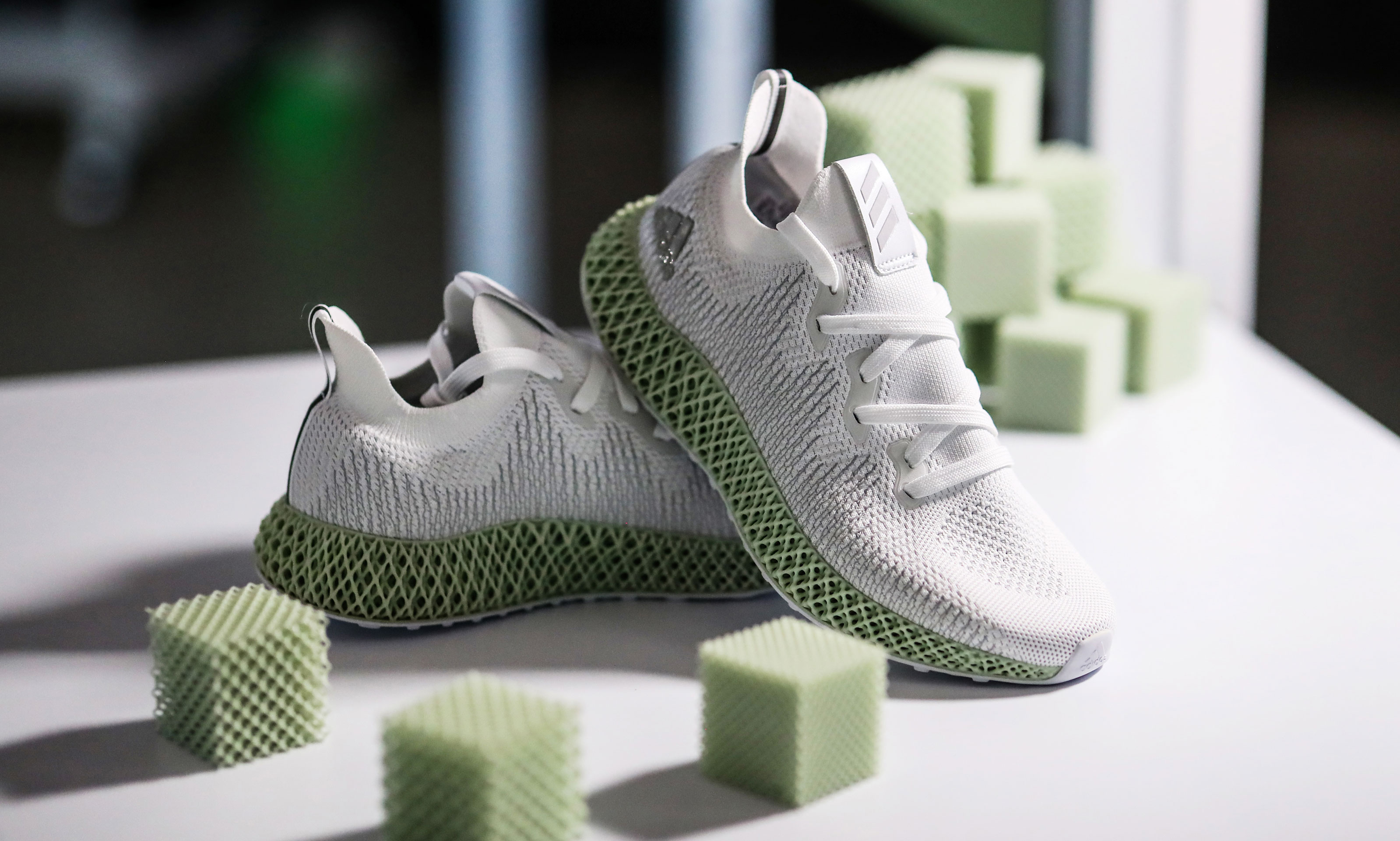 adidas 于上海举办新款 ALPHAEDGE 4D 跑鞋发布会