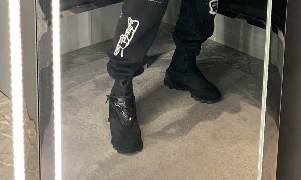 Kanye West 又晒出了新的 Yeezy 靴款？