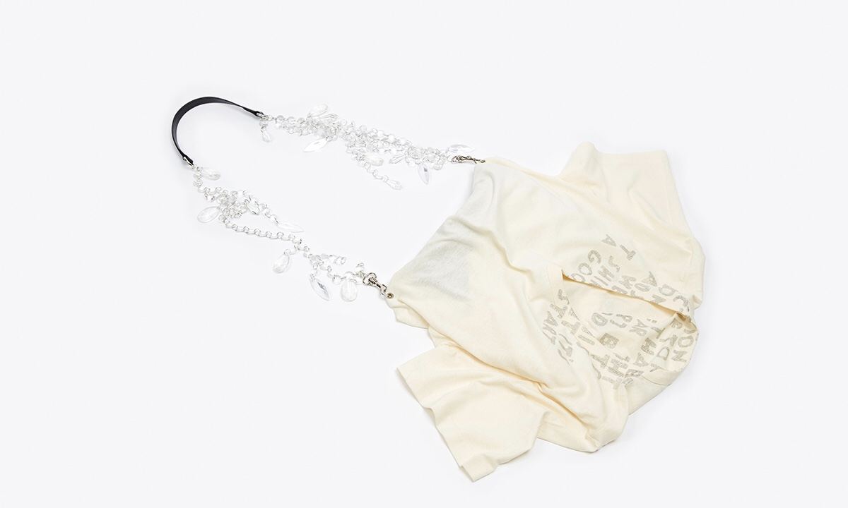 庆祝 25 周年，Maison Margiela AIDS 慈善 T-Shirt 变身包袋