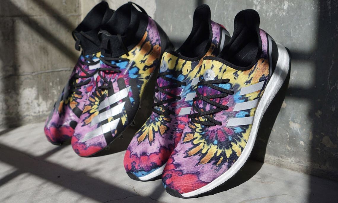 Foot Locker 携手 adidas 推出超级碗特殊鞋款