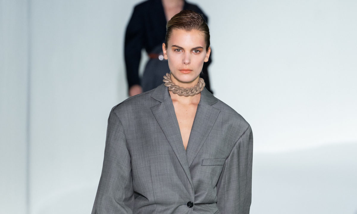 面料与廓形的试验，Acne Studios 2019 秋冬女装系列发布