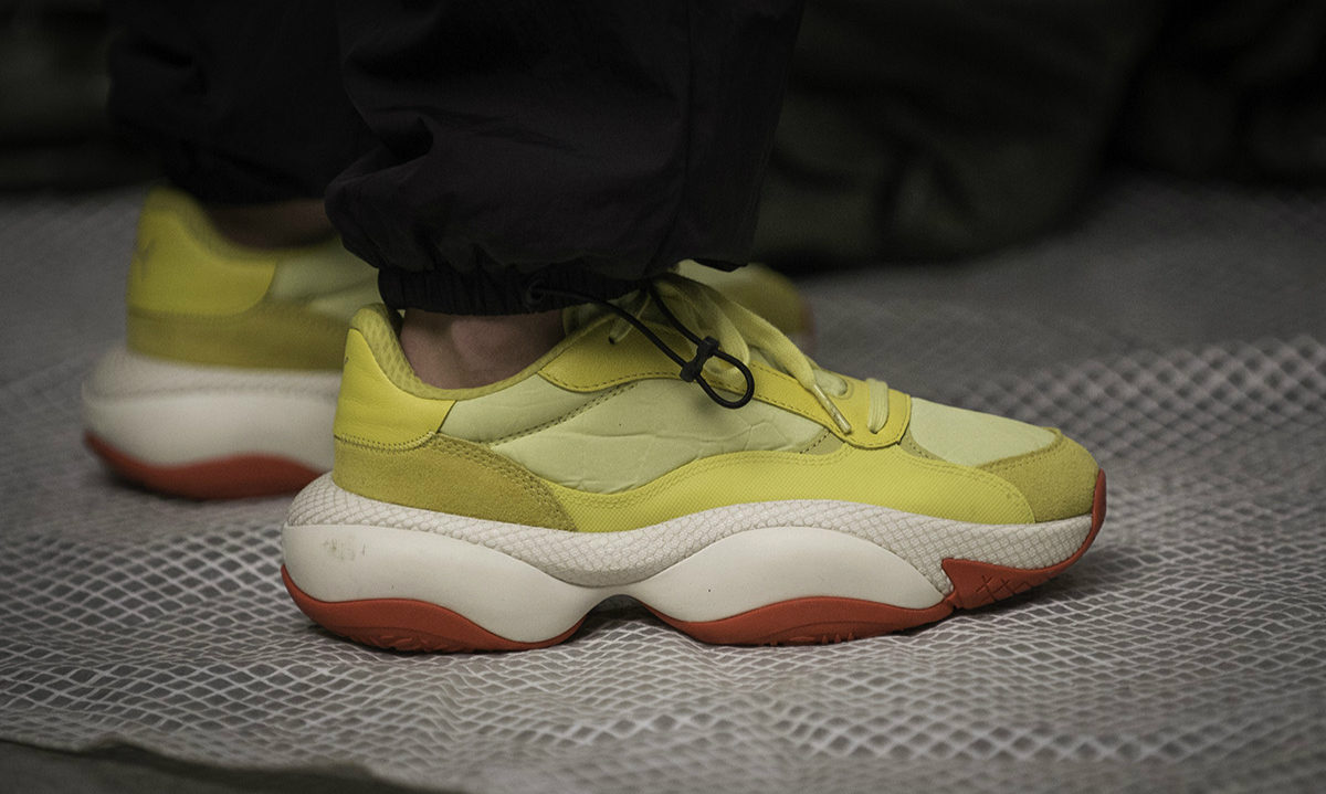 PUMA 与 Han Kjøbenhavn 全新合作鞋款 Alteration 亮相巴黎时装周