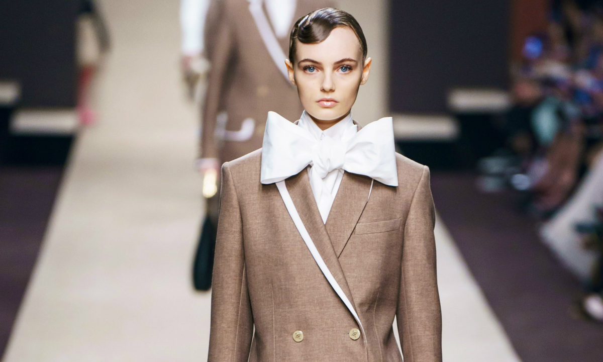Karl Lagerfeld 在 FENDI 的优雅谢幕，FENDI 19 秋冬系列发布
