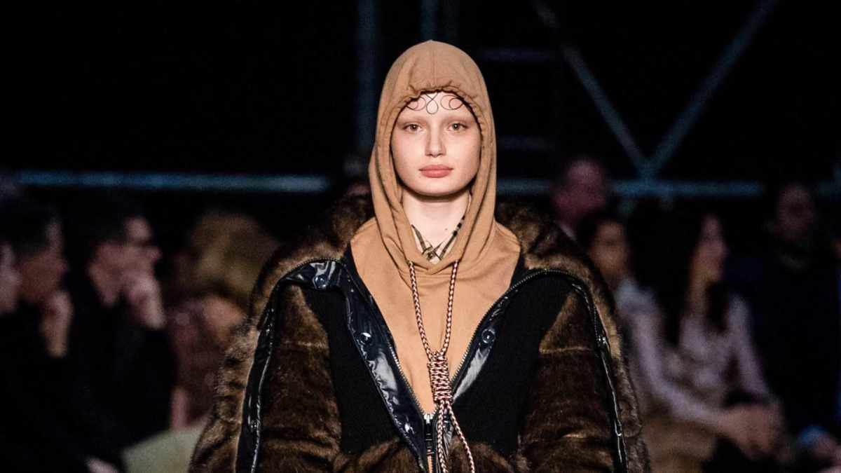 “自杀不是时尚”：Burberry 为 Noose 连帽衫道歉