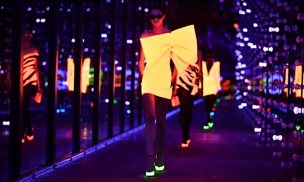 80 年代的性感与摩登，Saint Laurent 19 秋冬系列秀场回顾
