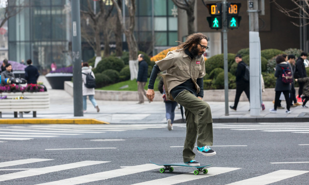 Tony Alva 诠释，Vans 发布 THIS IS THE ERA 系列