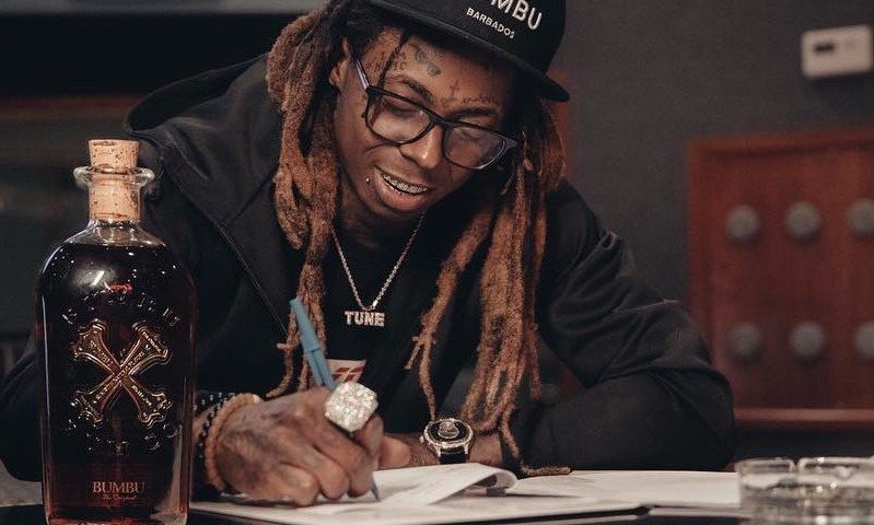 Lil Wayne 在 90 年代写的歌词本被路人以天价售卖