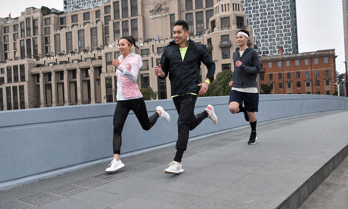 跑翻街头，adidas 全新 PureBOOST GO 跑鞋正式开售