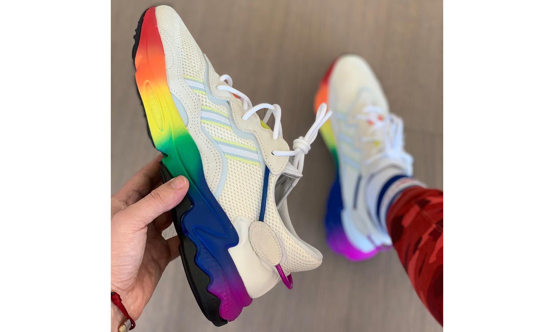 adidas 将为 LGBT 群体推出彩虹配色 Ozweego adiPRENE