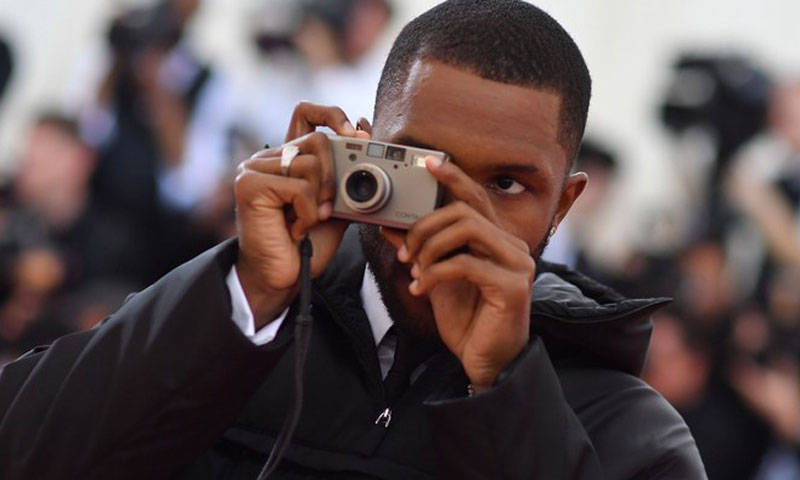 来看看《VOGUE》摄影师 Frank Ocean 在 Met Gala 上都拍了些什么