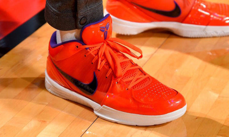 UNDEFEATED x Nike Kobe 4 Protro “Team Orange” 配色曝光