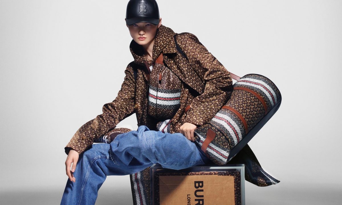 Burberry 变身 “TB” 标识后的首个系列释出