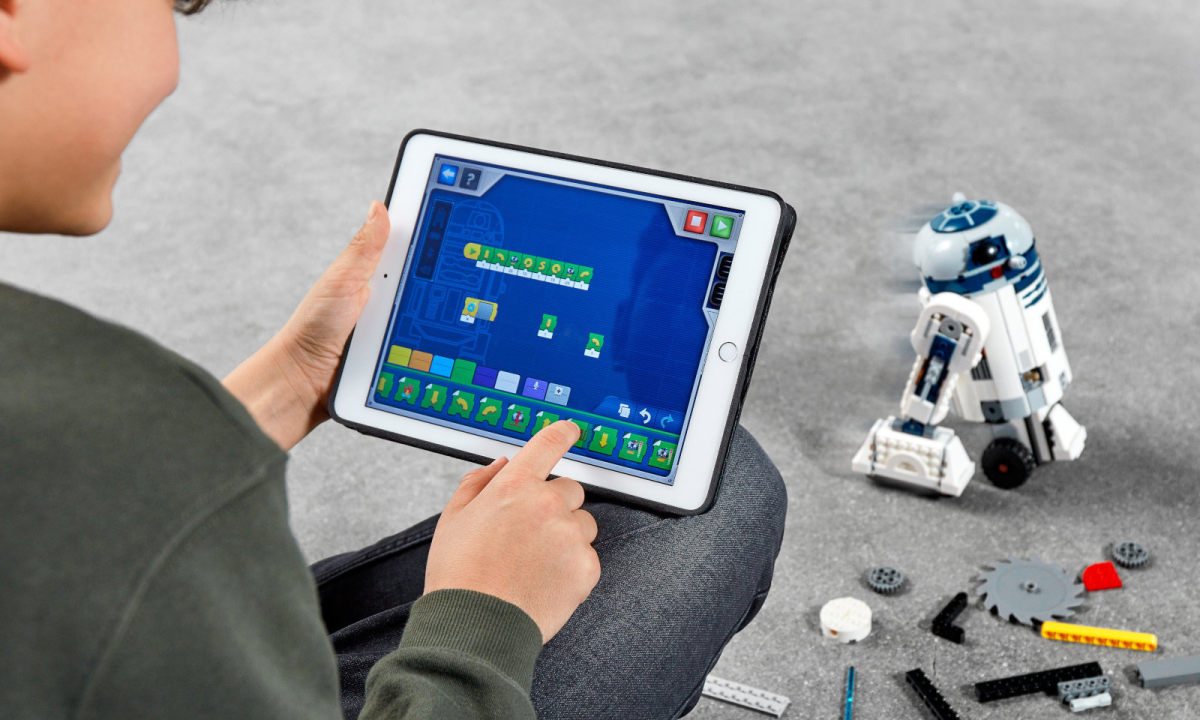 积木之间的互动，LEGO®  推出《星球大战》可编程遥控积木套装