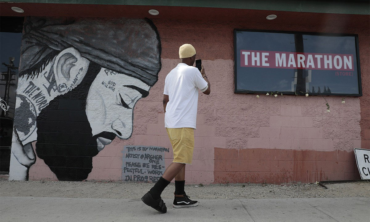 自 Nipsey Hussle 离世后，他的衣服店销售额超过 1,000 万美元