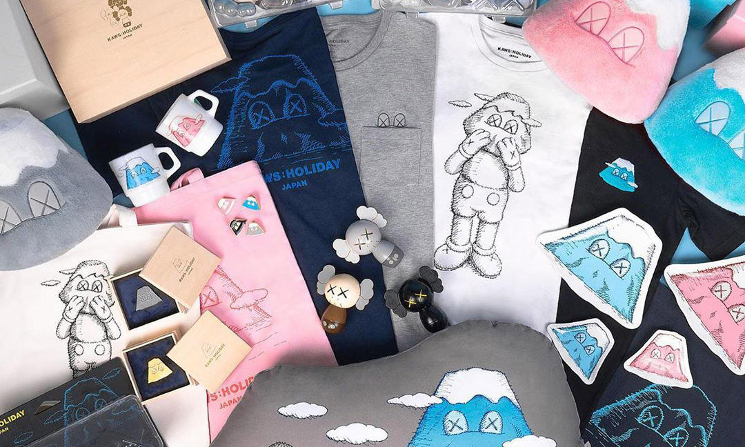 在山林欣赏壮美，《KAWS:HOLIDAY》第四站登陆日本富士山