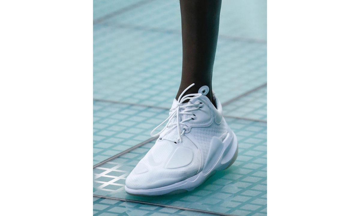 MMW x Nike 全新联名鞋款现身秀场
