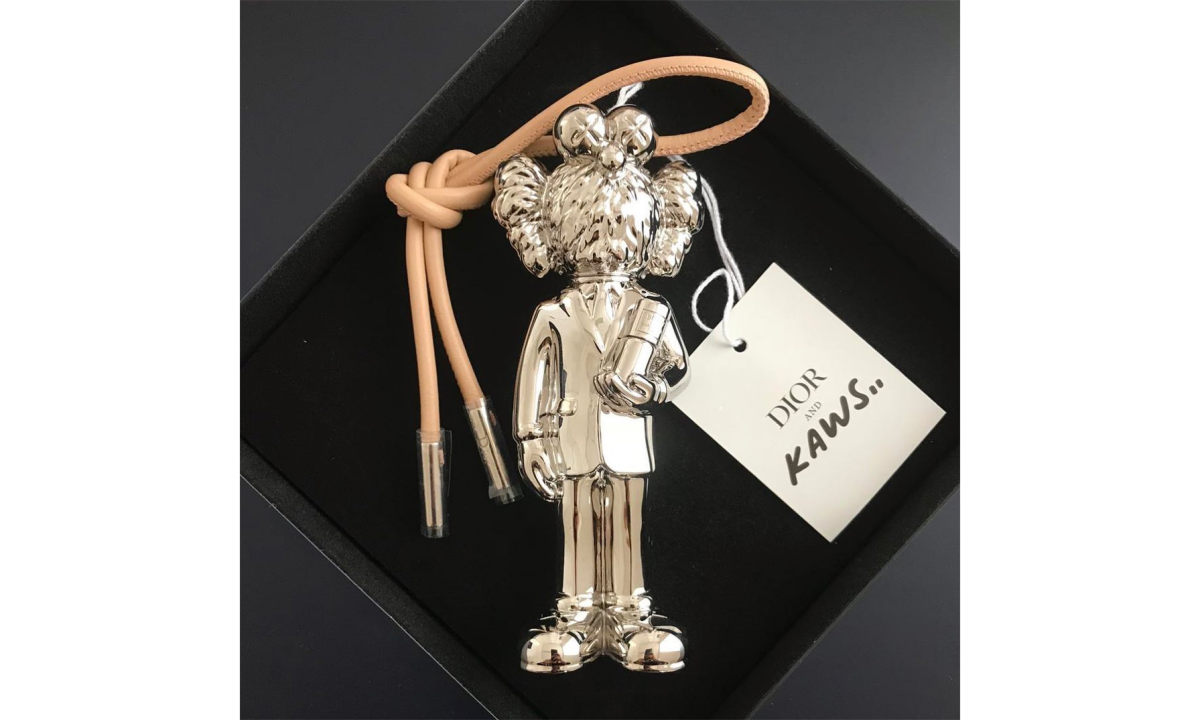 Yoon 展示 Dior x Kaws 2019 春夏全新联名便携式香水套
