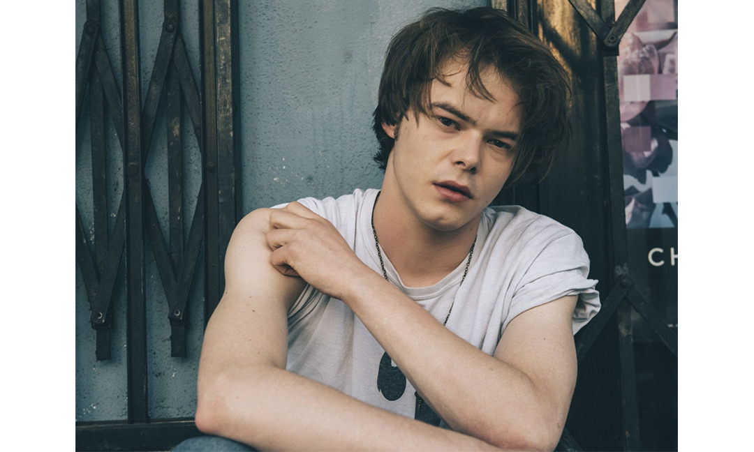 LOEWE 与《怪奇物语》演员 Charlie Heaton 合作广告大片