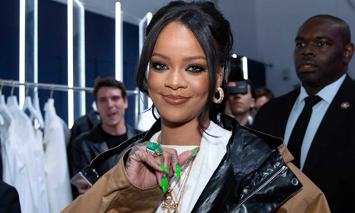 Rihanna 以 6 亿美元资产成为最富有的女歌手