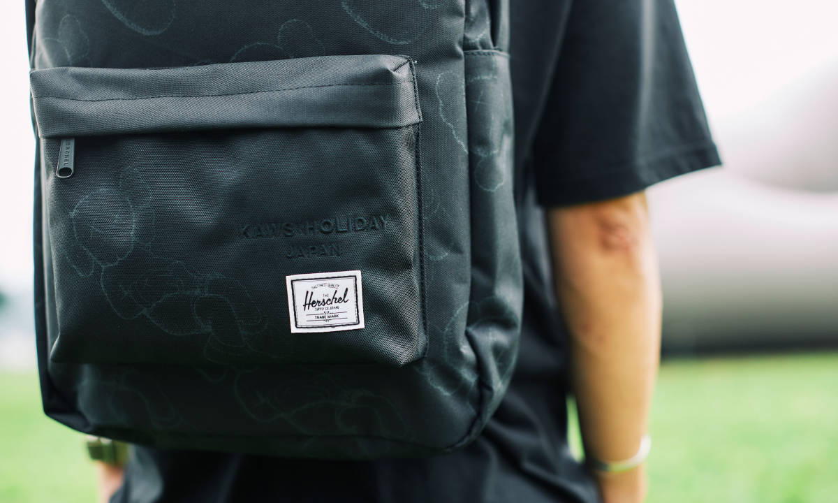 Herschel Supply 助力《KAWS:HOLIDAY》日本站