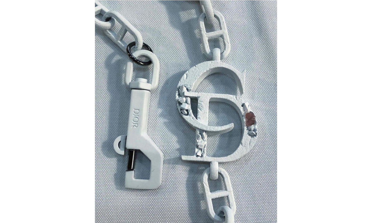 Kim Jones 展示 Daniel Arsham x DIOR 配饰