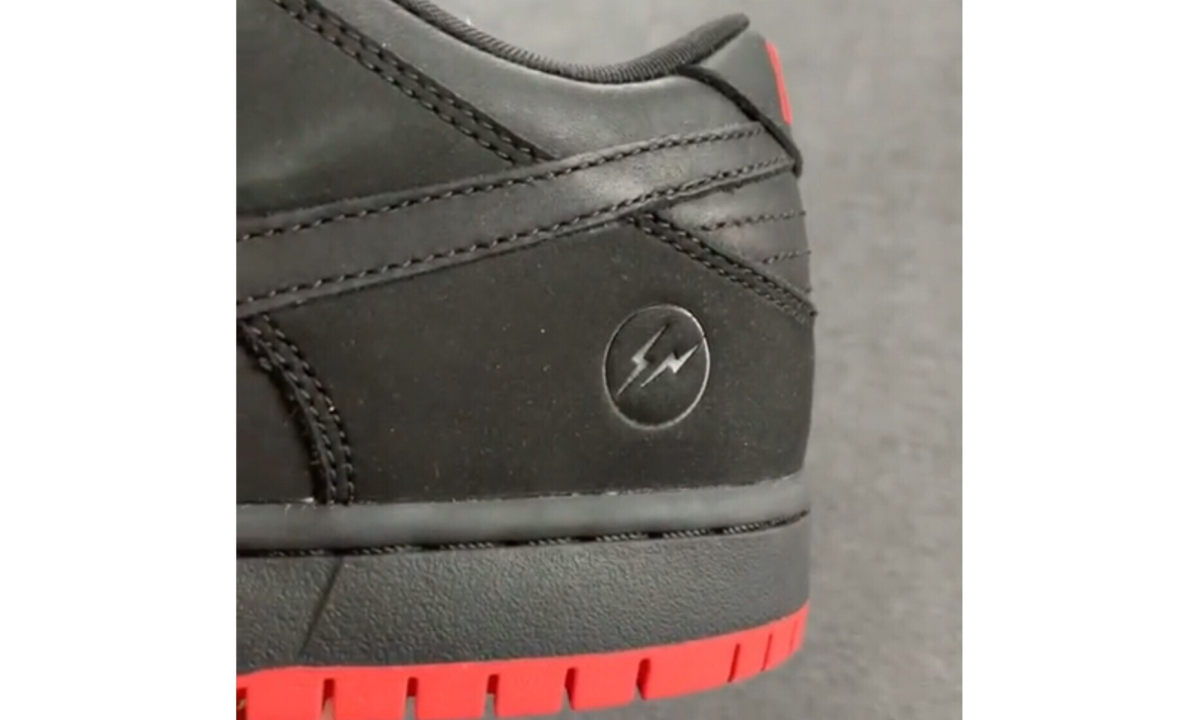 Staple x Nike Dunk SB “黑鸽子” 还有 fragment 版本？
