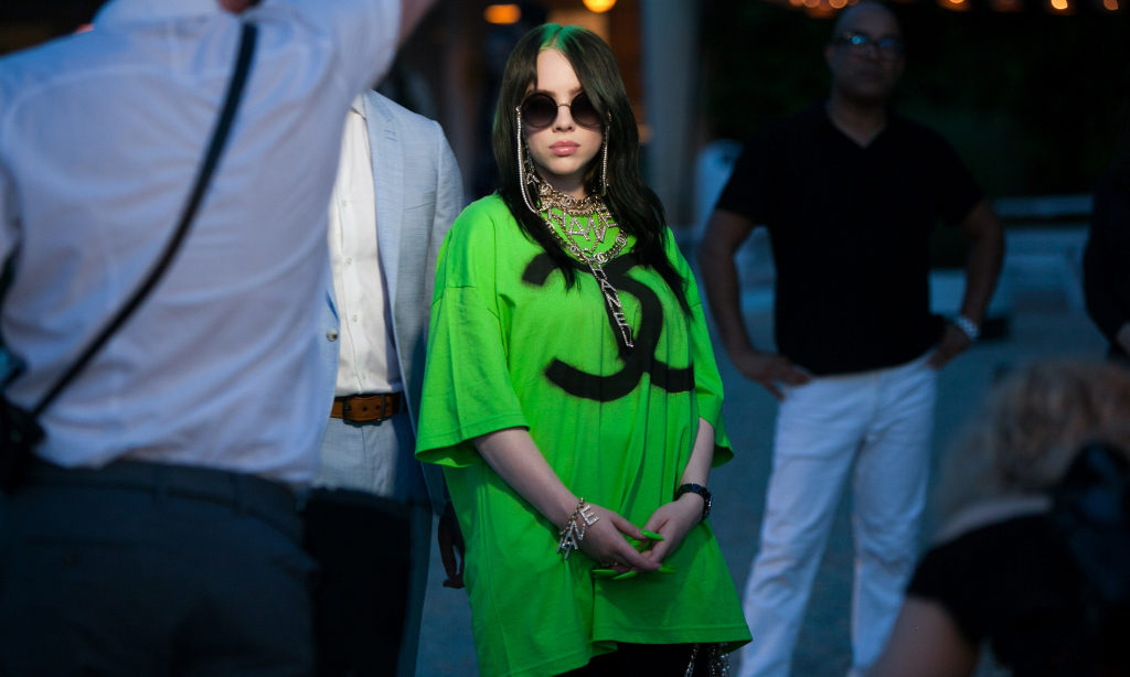 Billie Eilish 受邀出席 CHANEL J12 游艇俱乐部晚宴