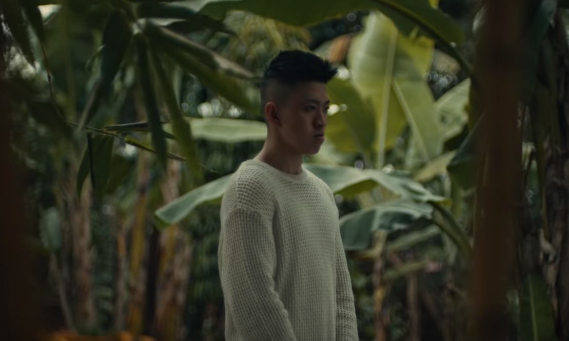 Rich Brian 首映摄于印尼的《The Sailor》专辑短片