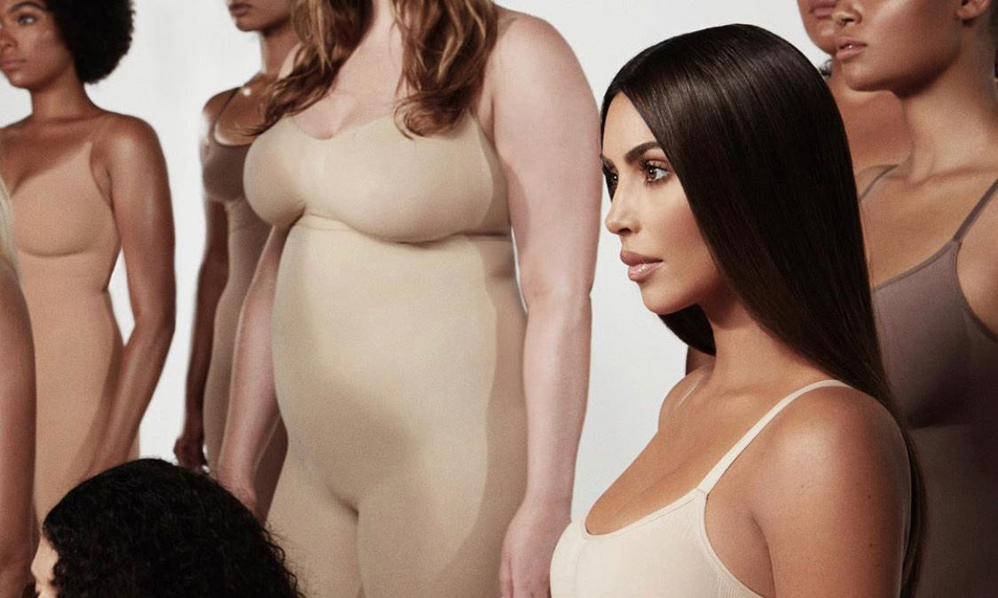 Kim Kardashian 将塑身衣系列正式更名为 “SKIMS”