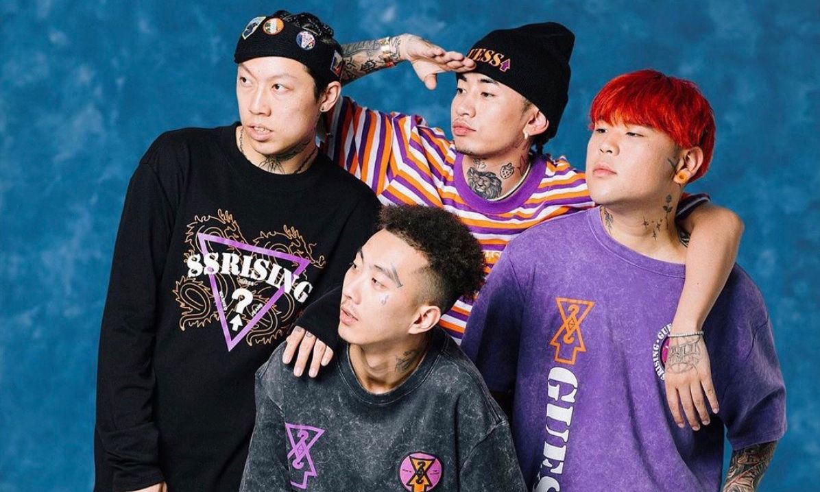 GUESS 携手 88rising 发布全新 GUE88 胶囊系列