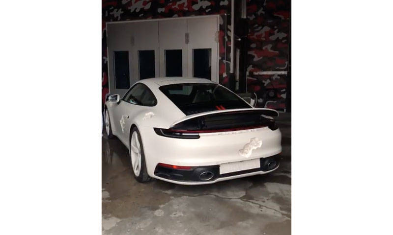 Porsche 成为 Daniel Arsham 下一个合作对象