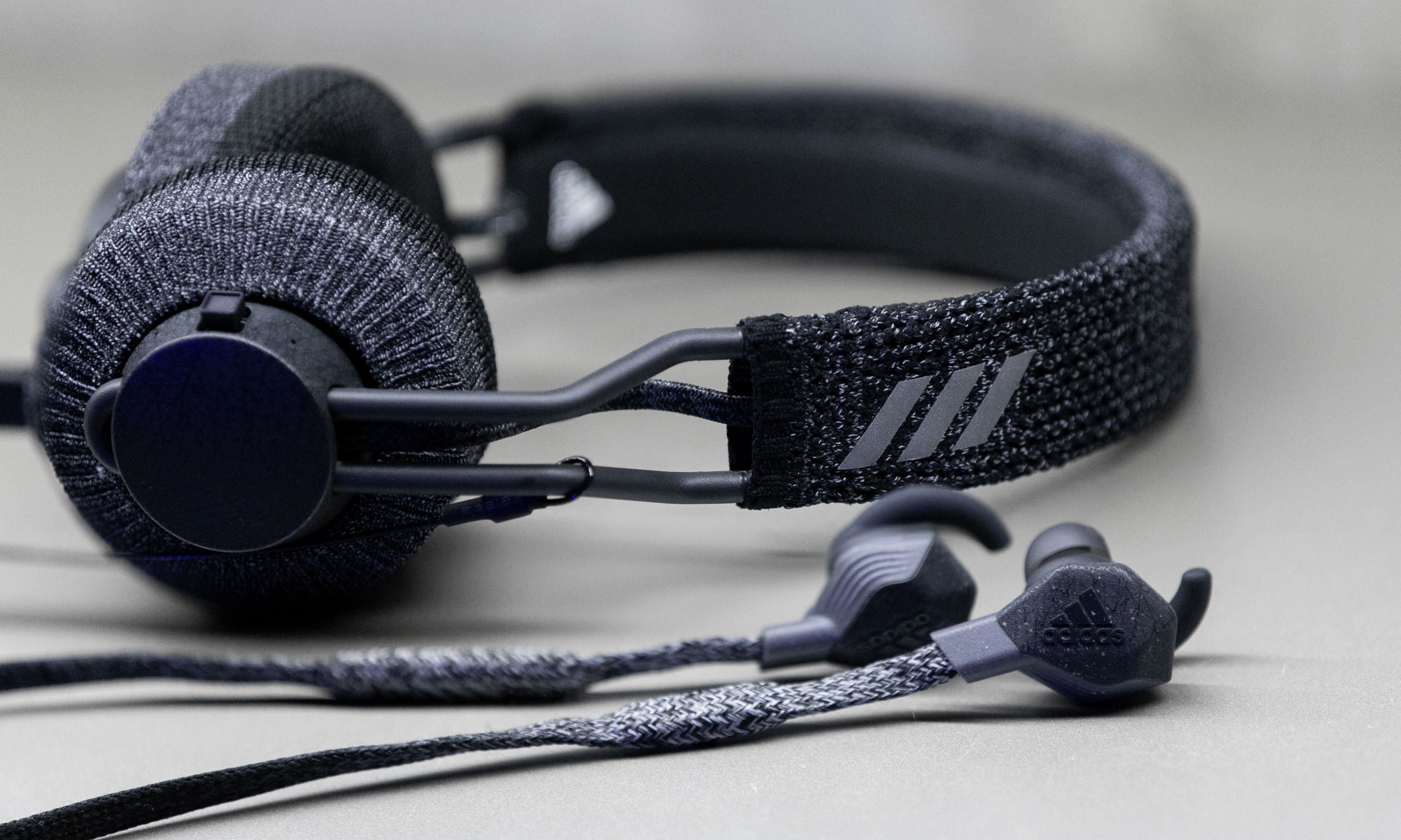 运动和日常使用两相宜，adidas 携手 Zound 推出全新运动耳机系列