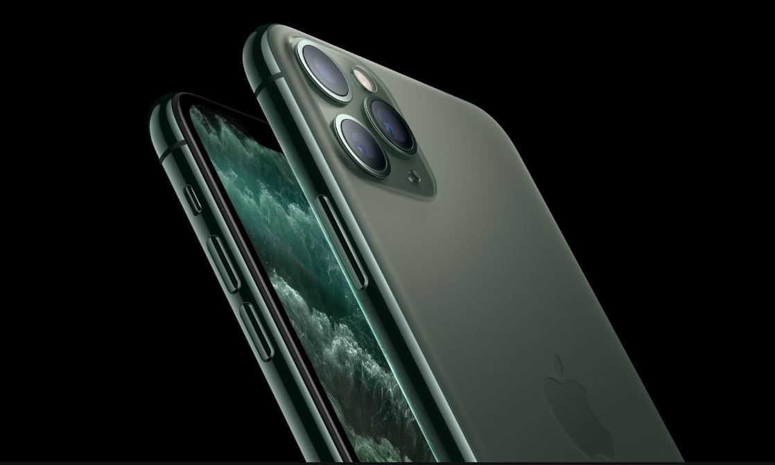新款 iPhone 今日正式开售，部分配色现货小幅加价
