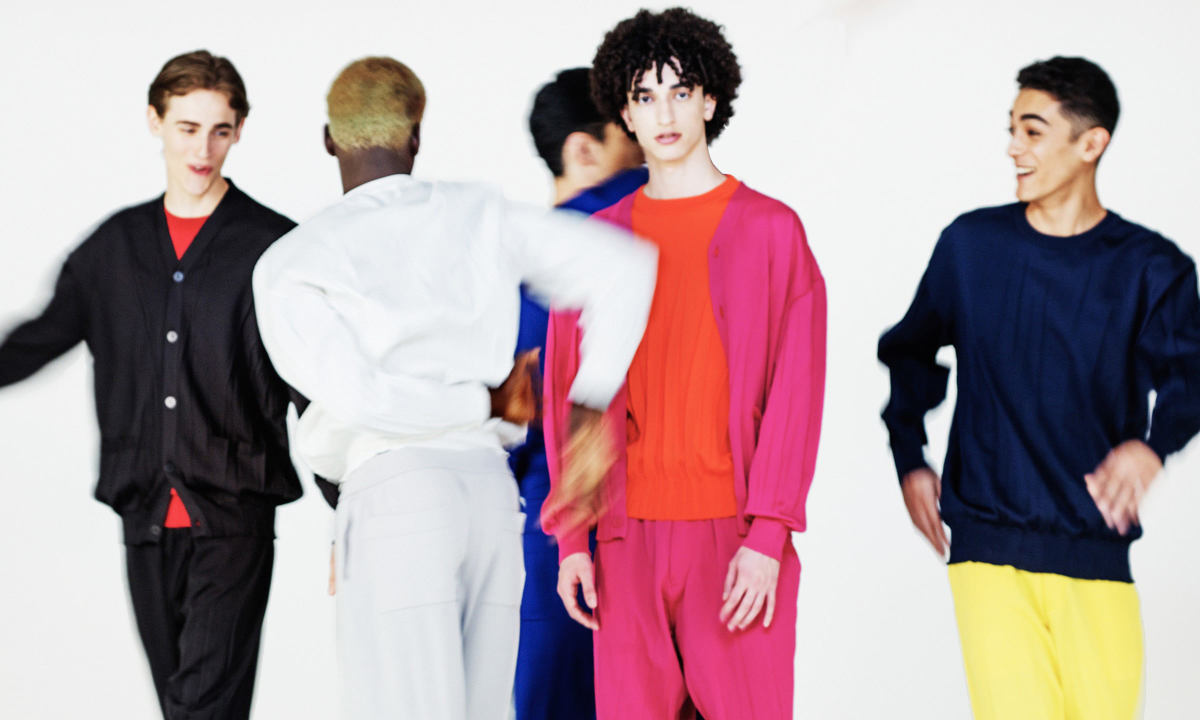 ISSEY MIYAKE MEN 发布高饱和色 “WRINKLE KNIT” 针织系列