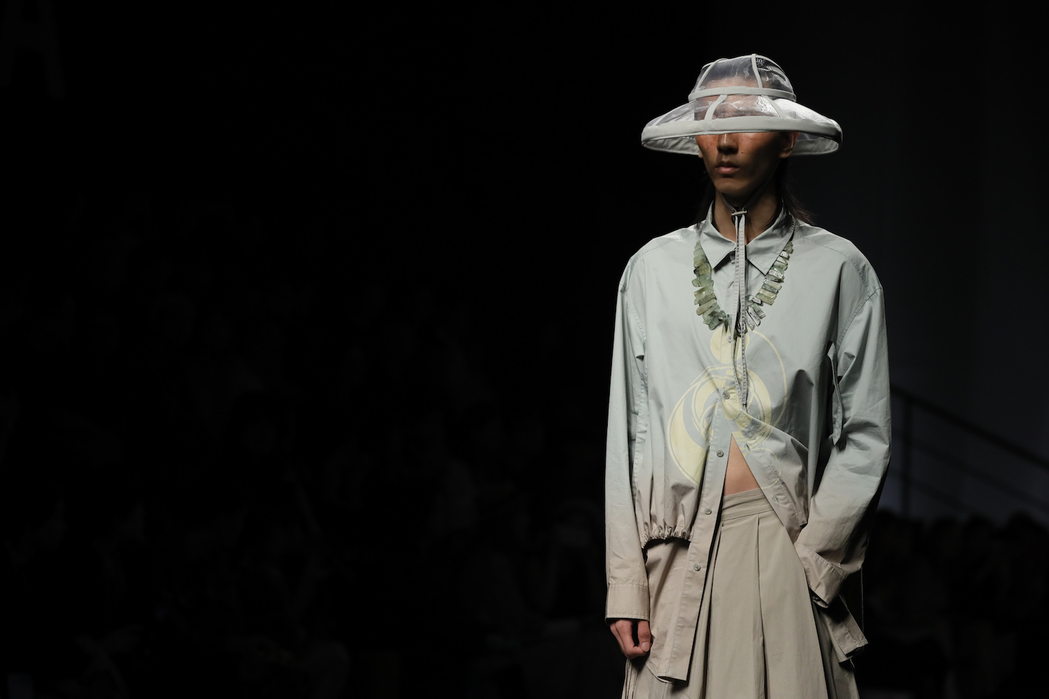 UNROW 于上海时装周发布 2020 年春夏男装系列