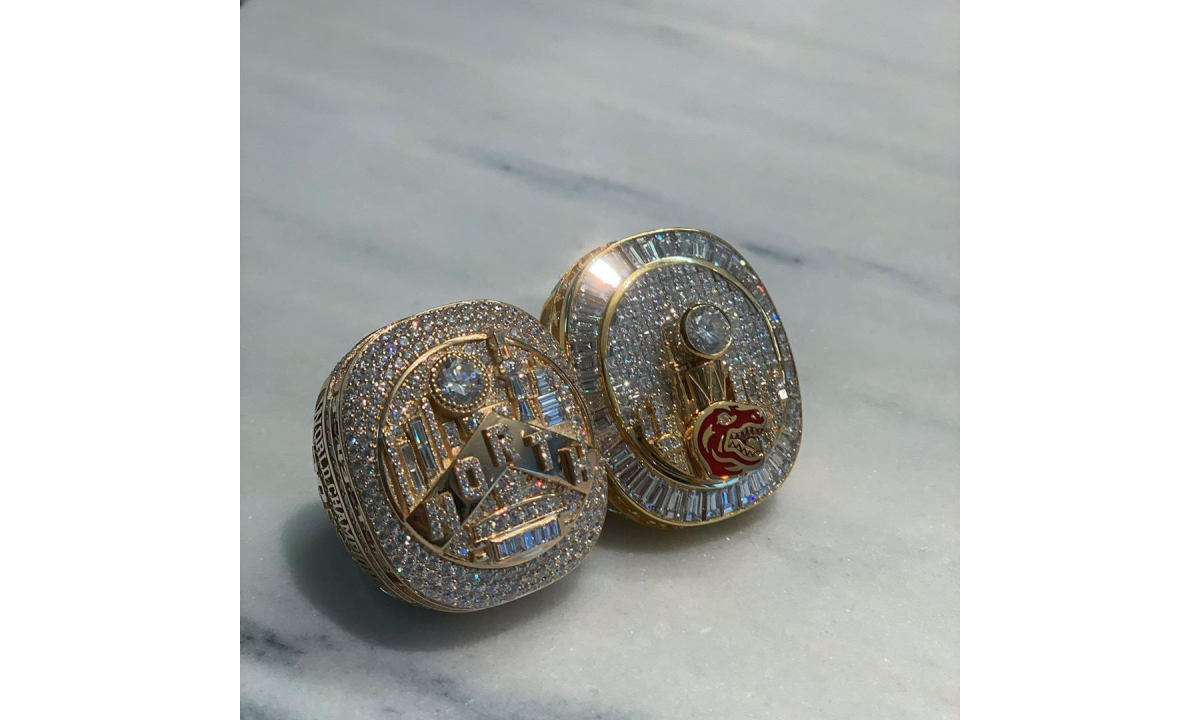 Drake 为自己打造价值 15 万美元总冠军戒指