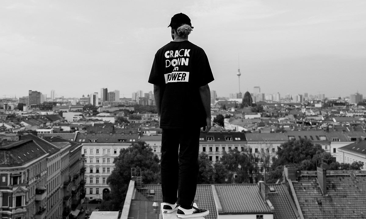 Vans 与柏林精品店 Firmament 即将发布全新联名系列