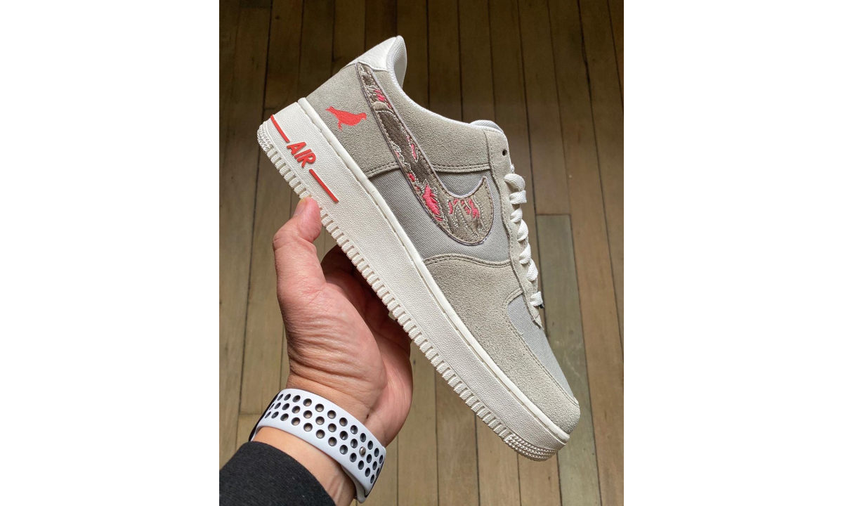 你有一个免费获得 SBTG 定制版 Staple x Air Force 1 的机会