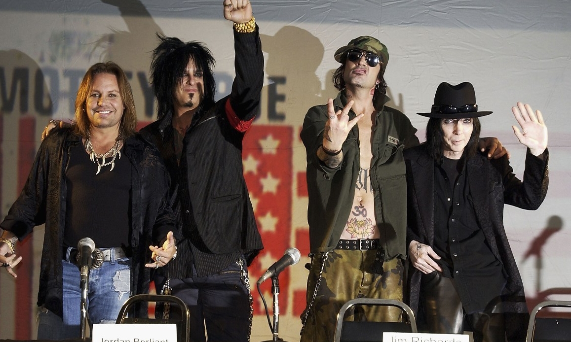 传奇摇滚乐队 Mötley Crüe 即将重组回归