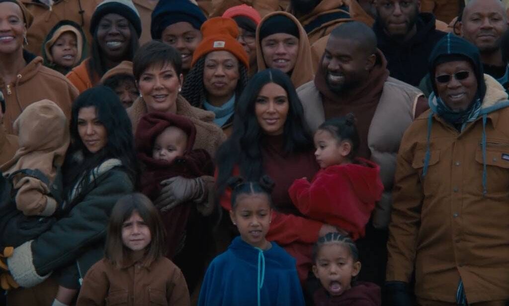 Kanye West《Closed On Sunday》MV 释出