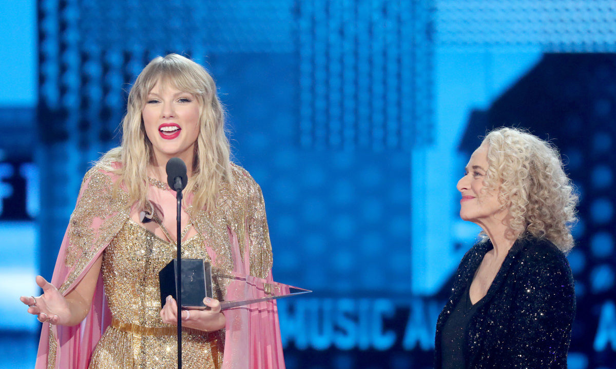 Taylor Swift 成 AMA 颁奖典礼最大赢家，Billie Eilish 、防弹少年团均获奖项