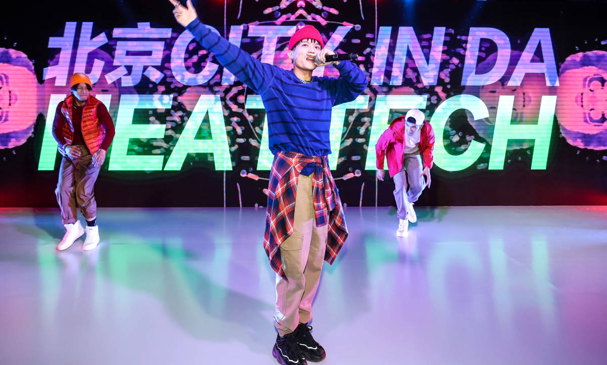 只能穿「秋衣」入场，UNIQLO 举办 HEATTECH 派对