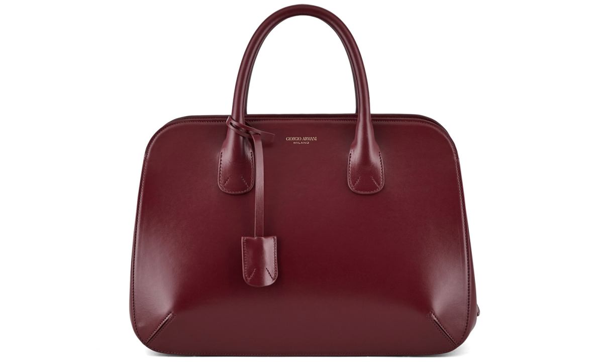GIORGIO ARMANI 将于明年 1 月带回品牌经典包款 La Prima