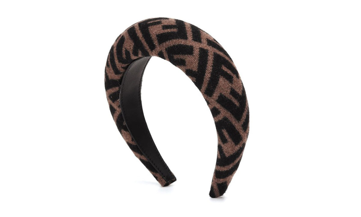 Fendi 发售新款印上 Monogram 的「衬垫发箍」